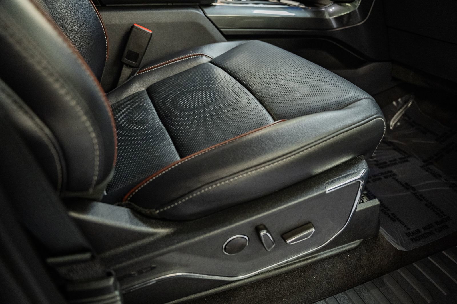 Certified 2023 Ford F150 Lariat w/ Equipment Group 502A High image 44