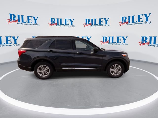 Certified 2023 Ford Explorer XLT w/ Equipment Group 202A AWD/4WD image 7