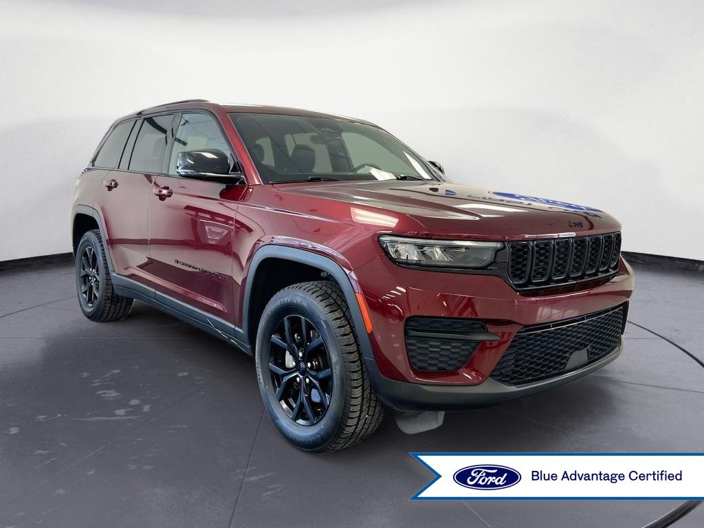 Used 2025 Jeep Grand Cherokee Altitude
