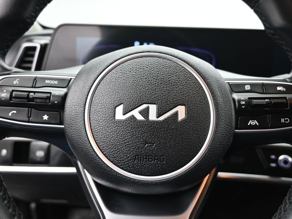 Used 2024 Kia Sportage EX image 12