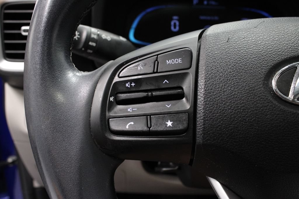 Used 2024 Hyundai Venue SEL FWD image 20