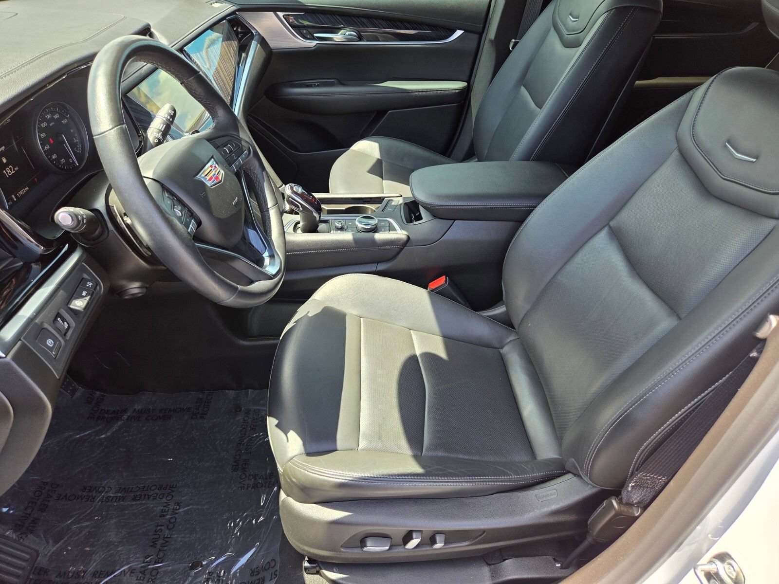 Used 2025 Cadillac XT6 Premium Luxury w/ Technology Package FWD image 10