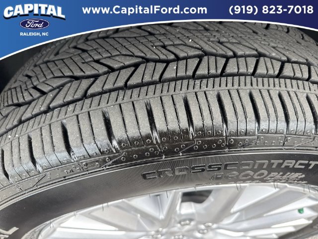 Used 2026 GMC Acadia Elevation w/ Elevation Premium Package FWD image 14