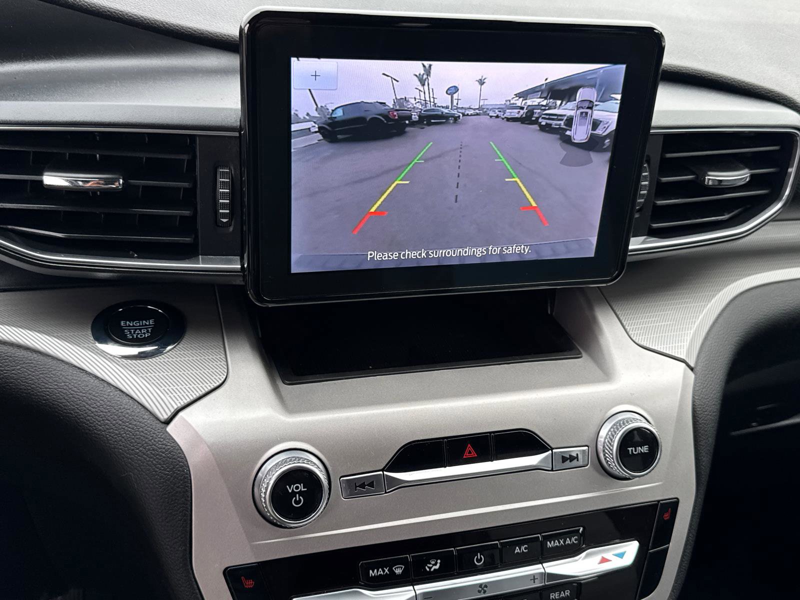 Certified 2022 Ford Explorer XLT w/ Equipment Group 202A image 31