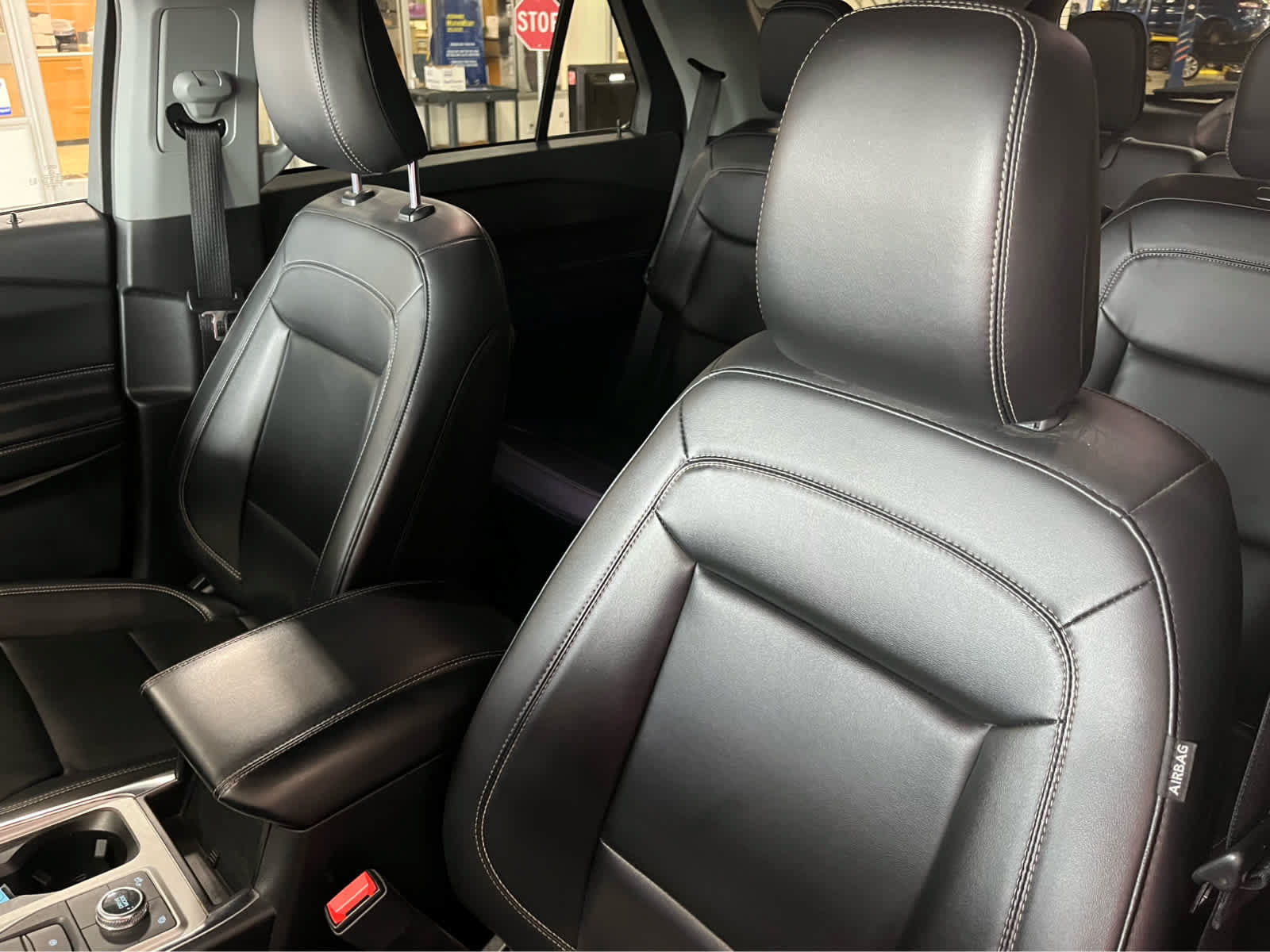 Certified 2023 Ford Explorer XLT w/ Equipment Group 202A AWD/4WD image 24