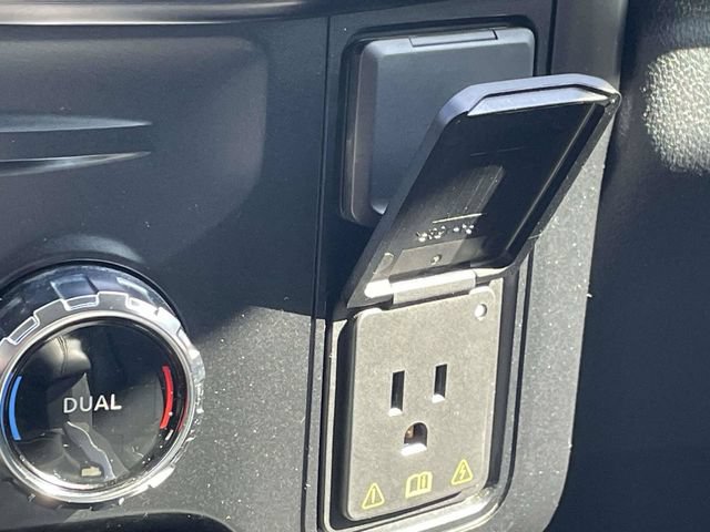 Certified 2024 Ford F250 Lariat w/ Lariat Ultimate Package AWD/4WD image 23