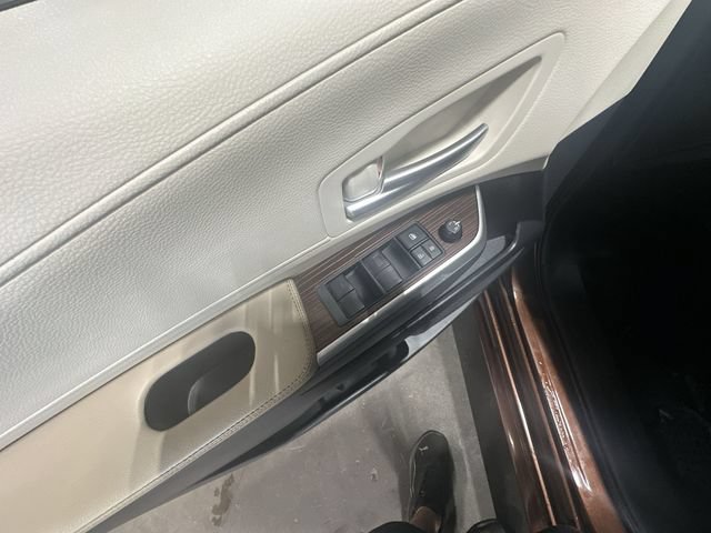 Used 2023 Toyota Sienna XLE FWD image 19