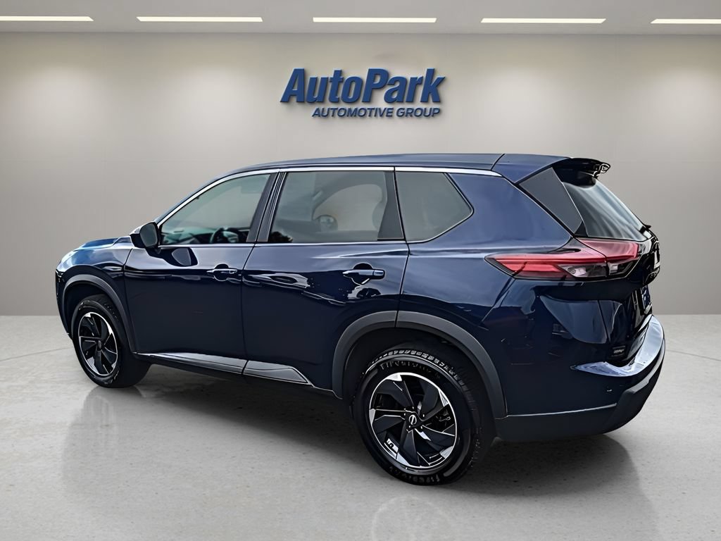 Used 2024 Nissan Rogue SV AWD/4WD image 5