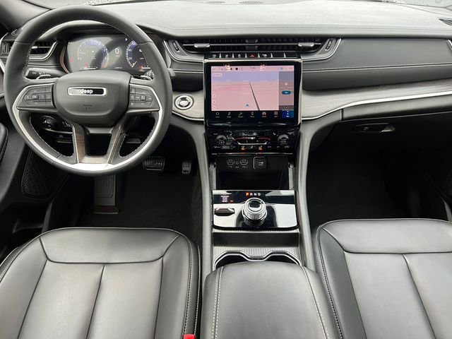 Used 2024 Jeep Grand Cherokee L Limited image 9