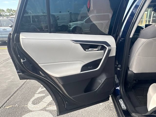 Used 2025 Toyota RAV4 XLE w/ Convenience Package FWD image 17