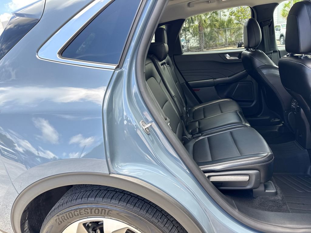 Certified 2024 Ford Escape Platinum w/ Class II Trailer Tow Package AWD/4WD image 28