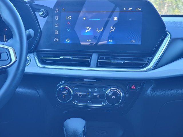 Used 2024 Chevrolet Trax LT w/ Driver Confidence Package FWD image 26