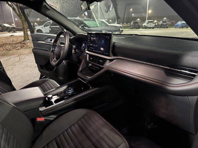 Certified 2025 Ford Explorer ST-Line w/ ST-Line Street Pack image 36