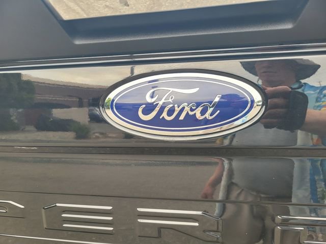 Certified 2021 Ford F250 XLT w/ XLT Premium Package AWD/4WD image 7