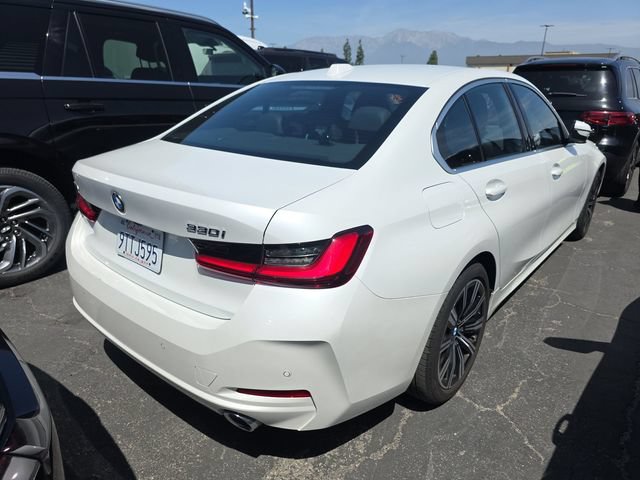 Used 2025 BMW 330i xDrive Sedan AWD/4WD image 3