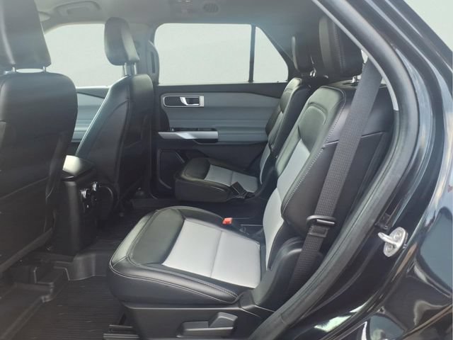 Certified 2024 Ford Explorer XLT w/ Equipment Group 202A AWD/4WD image 9