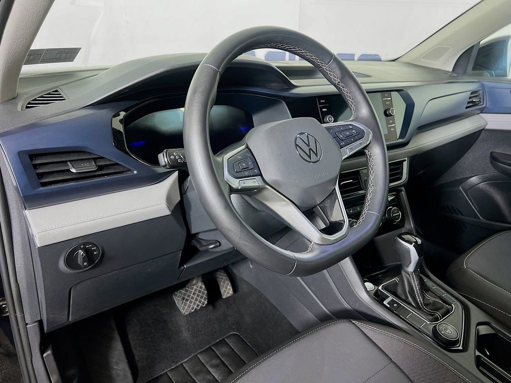 Used 2024 Volkswagen Taos SE w/ Panoramic Sunroof Package AWD/4WD image 11