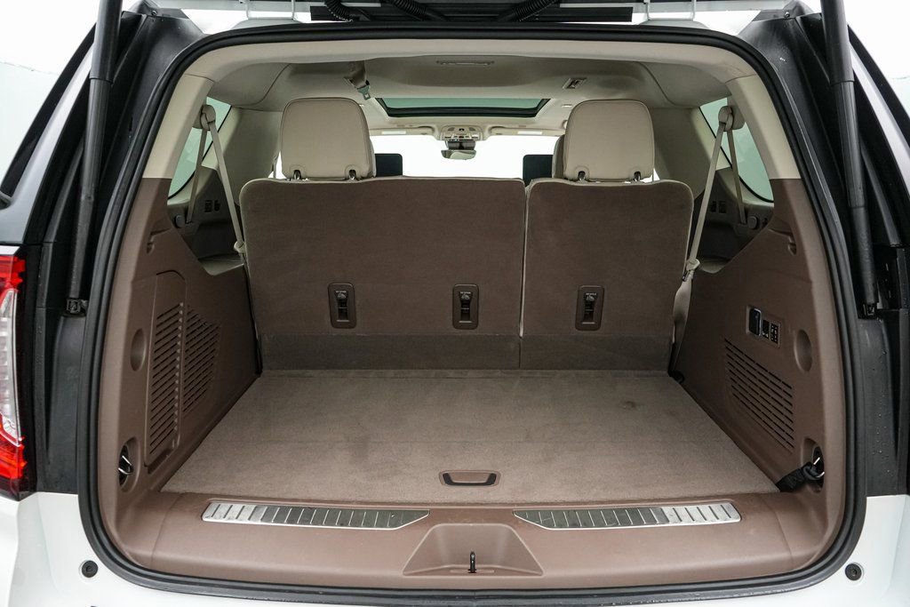 Used 2024 GMC Yukon XL Denali w/ Denali Reserve Package image 25