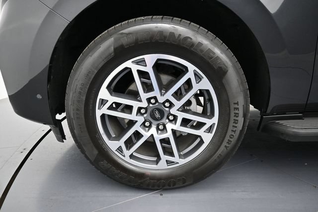 Certified 2025 Ford Expedition Active RWD image 10