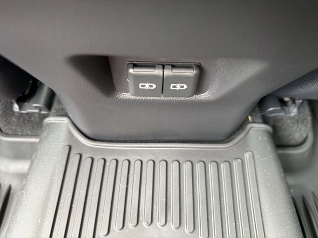 Used 2025 Toyota RAV4 XLE Premium w/ Weather Package AWD/4WD image 19