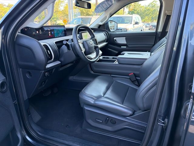 Certified 2025 Ford Expedition Active AWD/4WD image 9