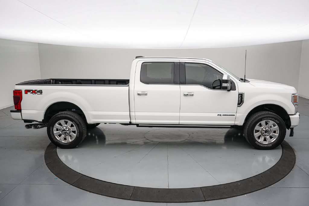 Certified 2022 Ford F250 Platinum w/ FX4 Off-Road Package AWD/4WD image 3