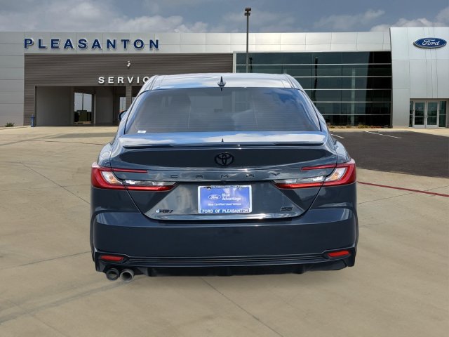 Used 2025 Toyota Camry SE w/ Convenience Package FWD image 4