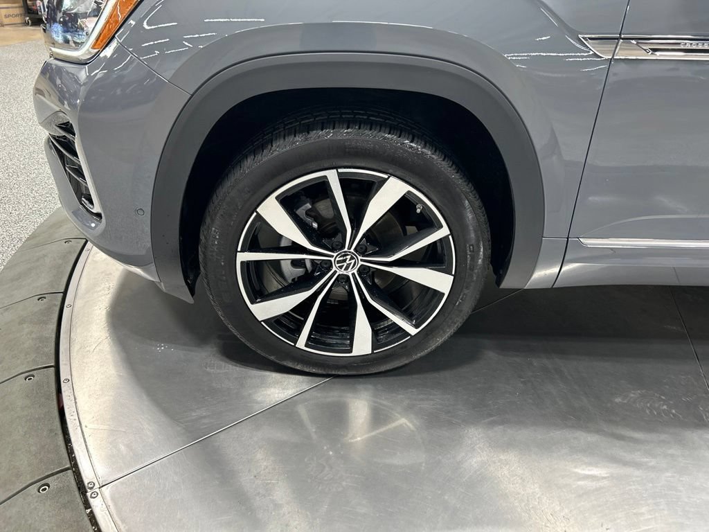 Used 2025 Volkswagen Atlas Cross Sport SEL Premium R-Line AWD/4WD image 31