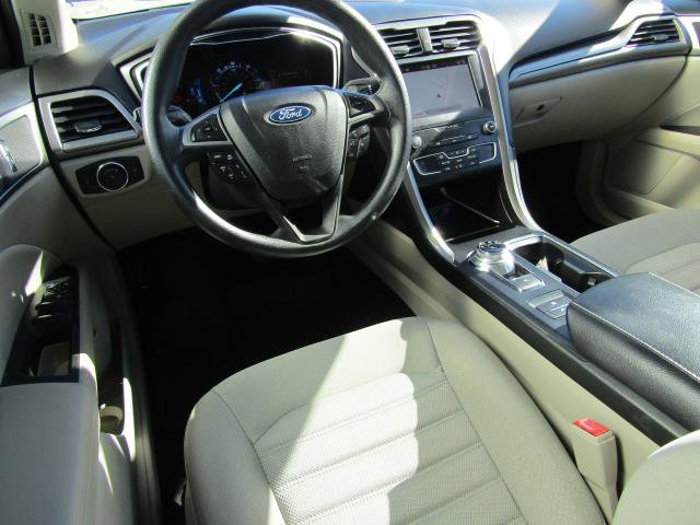 Certified 2019 Ford Fusion SE image 2