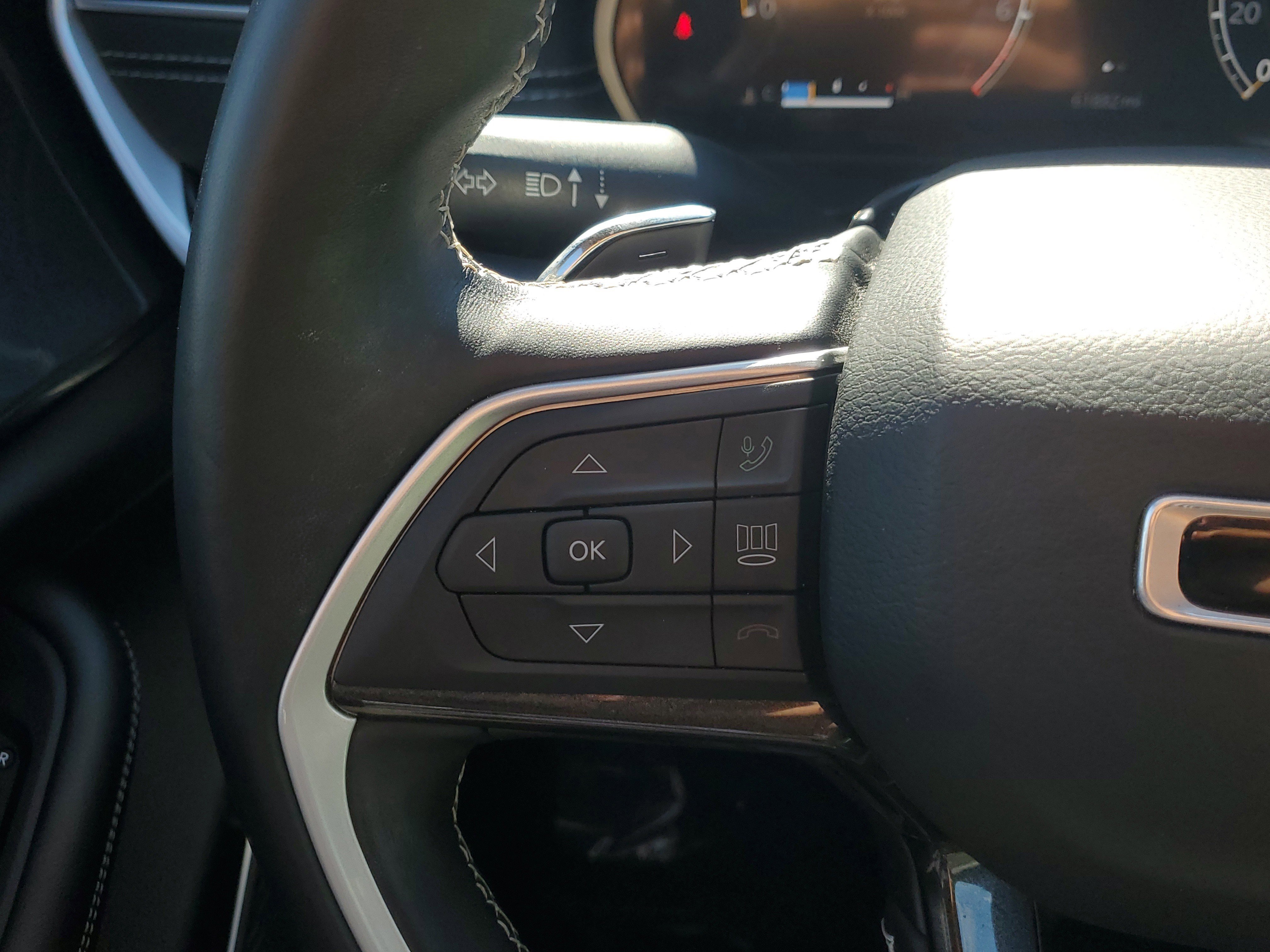 Used 2021 Jeep Grand Cherokee L Altitude image 26