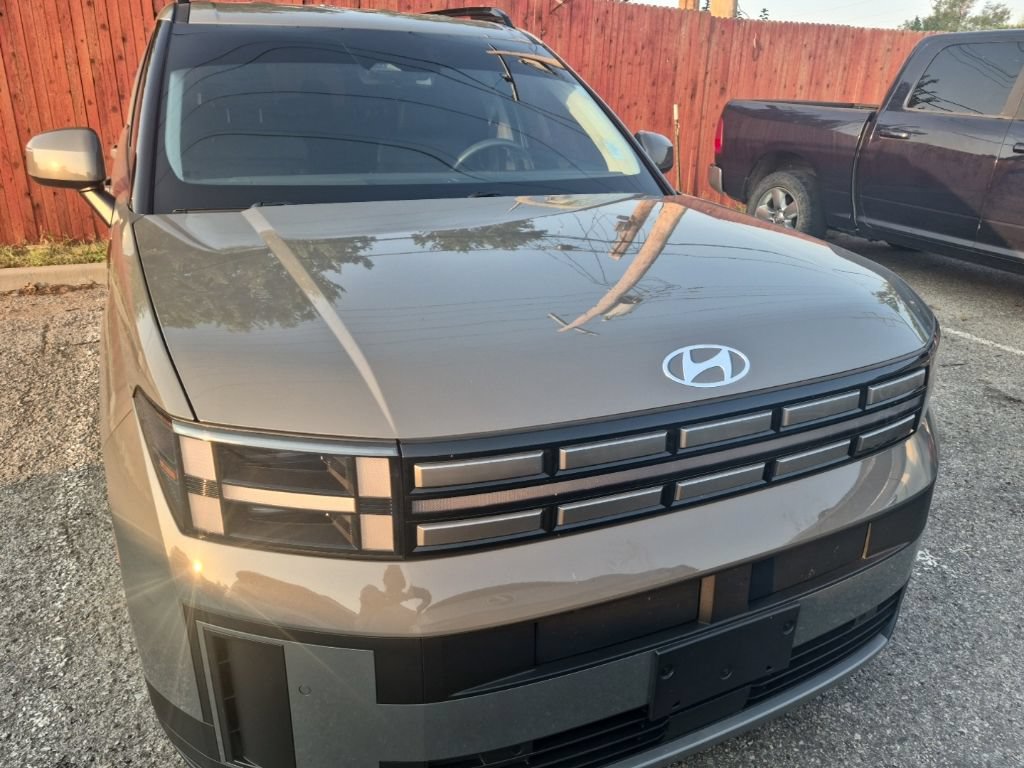 Used 2025 Hyundai Santa Fe SEL FWD image 18
