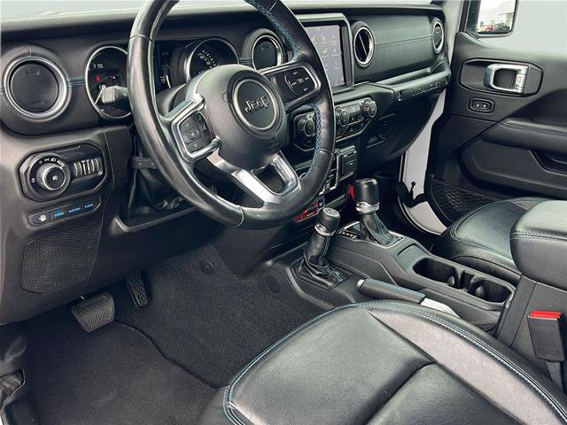 Used 2022 Jeep Wrangler Unlimited Rubicon 4xe w/ Cold Weather Group AWD/4WD image 10