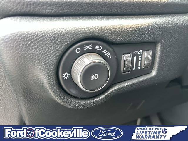 Used 2025 Chrysler Pacifica Select FWD image 26