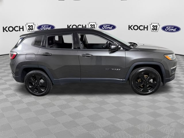 Used 2018 Jeep Compass Latitude w/ Popular Equipment Group AWD/4WD image 9