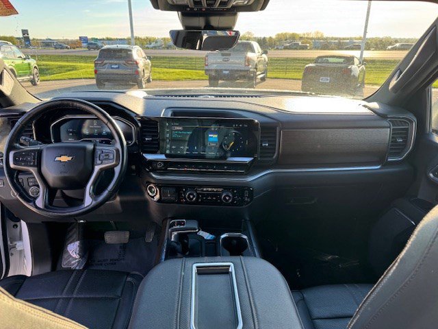 Used 2022 Chevrolet Silverado 1500 High Country w/ High Country Premium Package AWD/4WD image 33