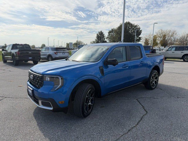 Certified 2025 Ford Maverick Lariat w/ 4K Tow Package AWD/4WD image 3