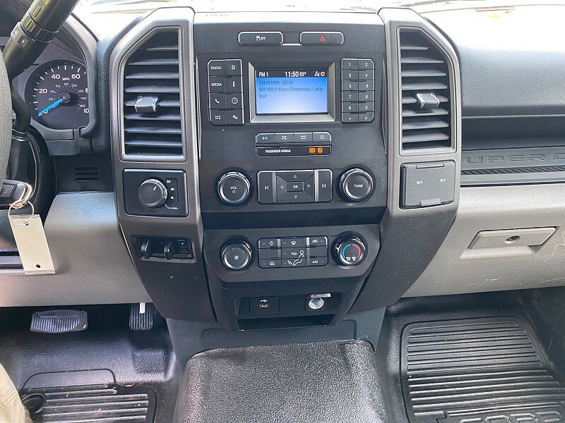 Certified 2022 Ford F550 4x4 Regular Cab Super Duty image 21