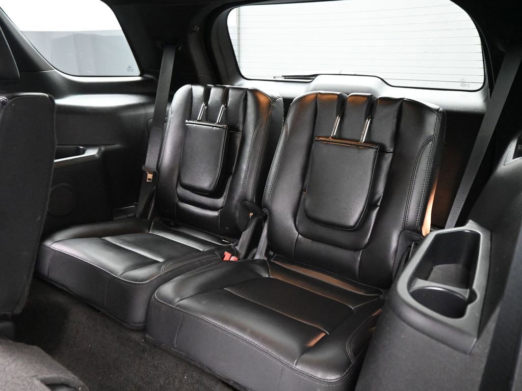 Certified 2017 Ford Explorer XLT w/ Equipment Group 202A image 21