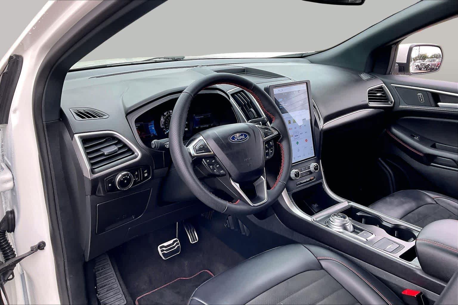 Certified 2024 Ford Edge ST-Line AWD/4WD image 16