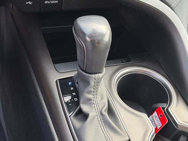 Used 2022 Toyota Camry XSE FWD image 14