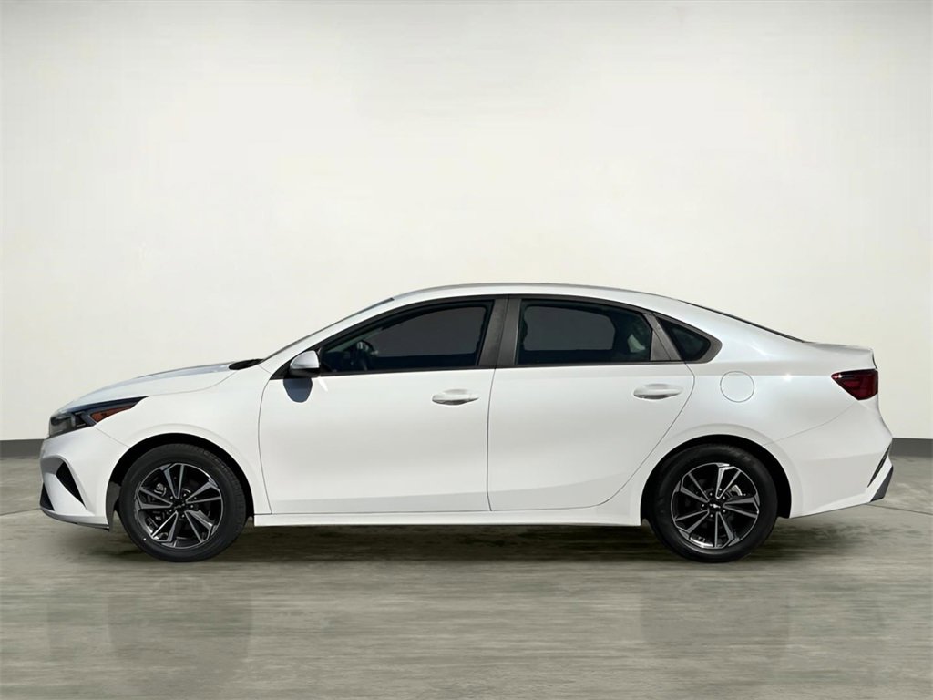 Used 2024 Kia Forte LXS image 3