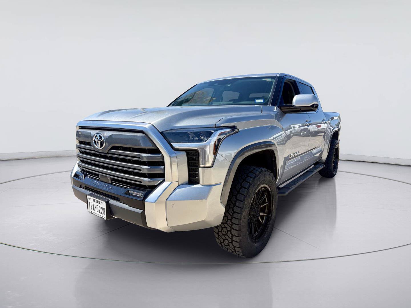 Used 2024 Toyota Tundra Limited w/ Power Package AWD/4WD image 5