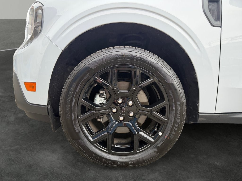 Certified 2025 Ford Maverick XLT w/ XLT Luxury Package AWD/4WD image 4