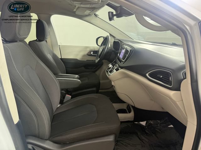 Used 2024 Chrysler Voyager LX FWD image 20
