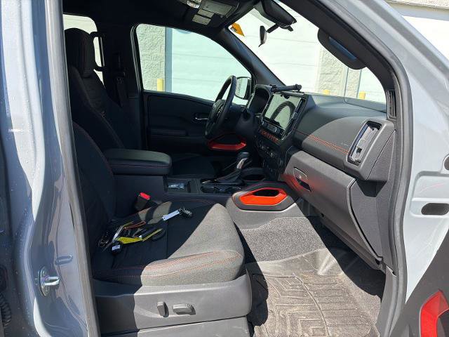 Used 2025 Nissan Frontier PRO-4X AWD/4WD image 25