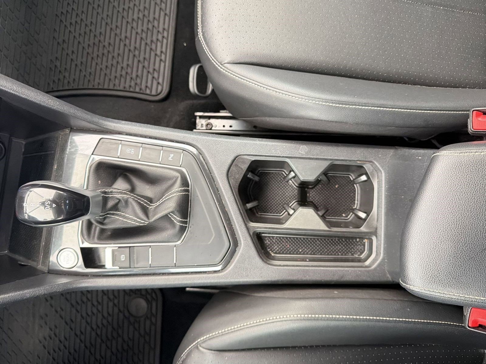 Used 2023 Volkswagen Tiguan SE R-Line image 24