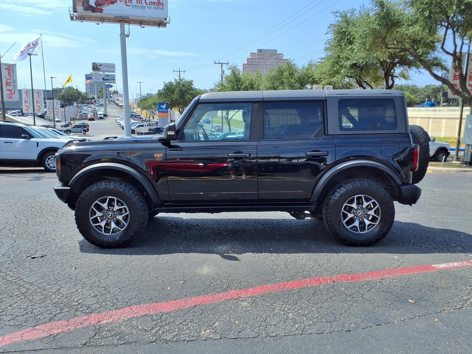 Certified 2024 Ford Bronco Badlands AWD/4WD image 9