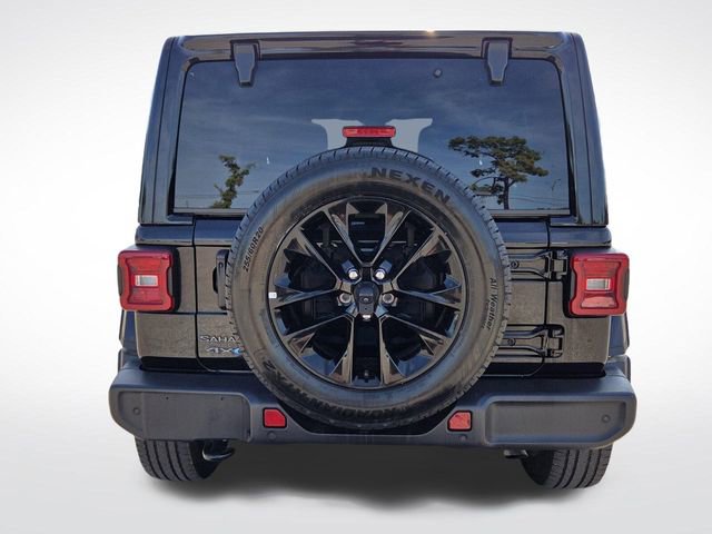 Used 2025 Jeep Wrangler Unlimited Sahara w/ Safety Group AWD/4WD image 8