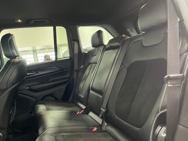 Used 2023 Jeep Grand Cherokee Altitude image 31