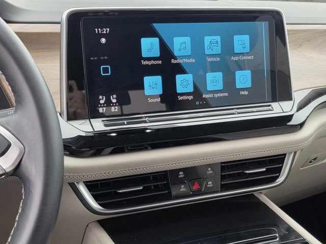 Used 2024 Volkswagen Atlas SE w/ Black Wheel Package image 9